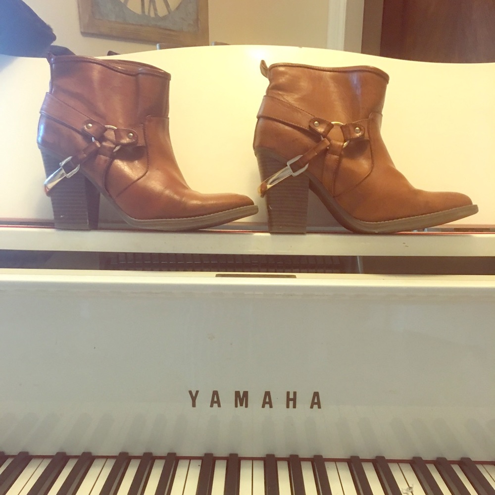 Leather boots with stirrups